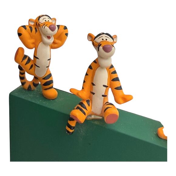 Disney Tigger 3D PHOTO FRAME Winnie The Pooh Holds 3x3 Pictures WDW 1993 Figural - Picture 3 of 7